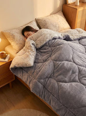 Ortum Life Premium Antraciet Wellsoft Deken – Zacht & Warm met Modern Wave Design